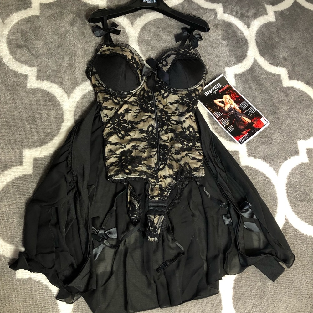 Raveware Lingerie Womens Medium Lace Sculpting Black NWT